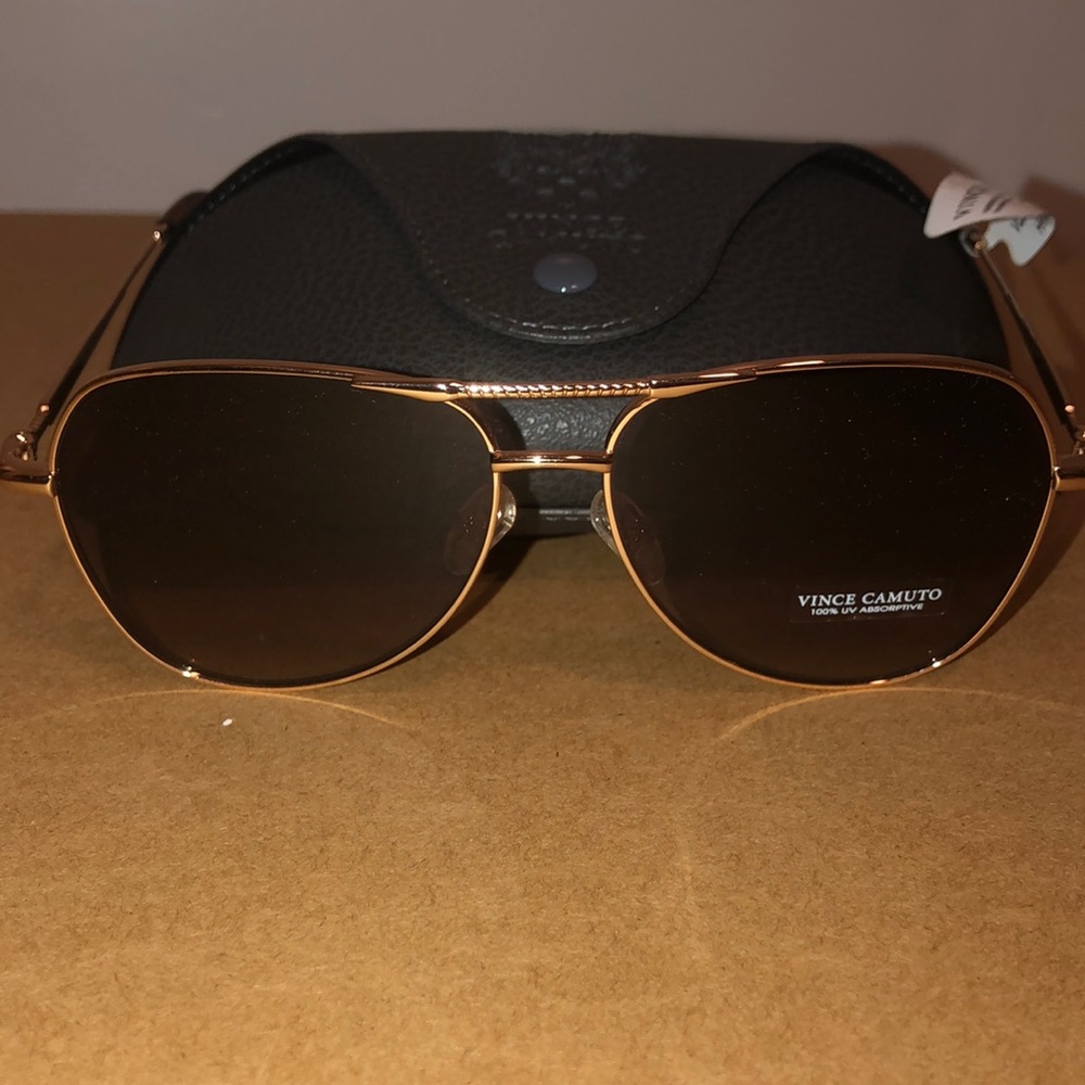 Vince Camuto Gold Aviator Sunglasses and case 🕶